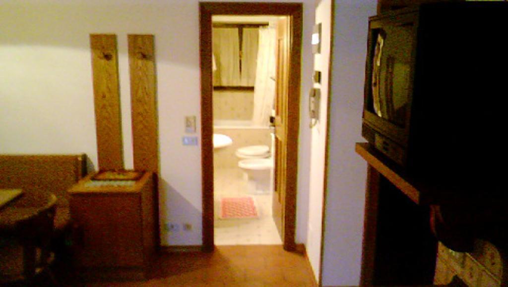 Ferienwohnung Campiglio Bilocale Monte Spinale Madonna Zimmer foto